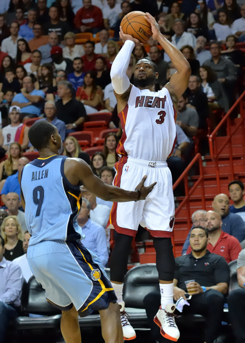 遗憾绝平出手遭封盖！小瓦格纳14中9贡献25分6助攻（绝平一投遭盖留遗憾，小瓦格纳14投9中砍下25分6助攻）