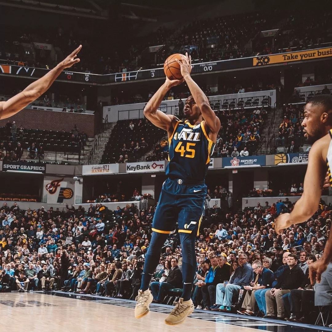 图片报：格雷茨卡的拜仁生涯可能将结束，拜仁寻找年轻替代者（图片报：格雷茨卡或告别拜仁，球队正物色年轻接班人）