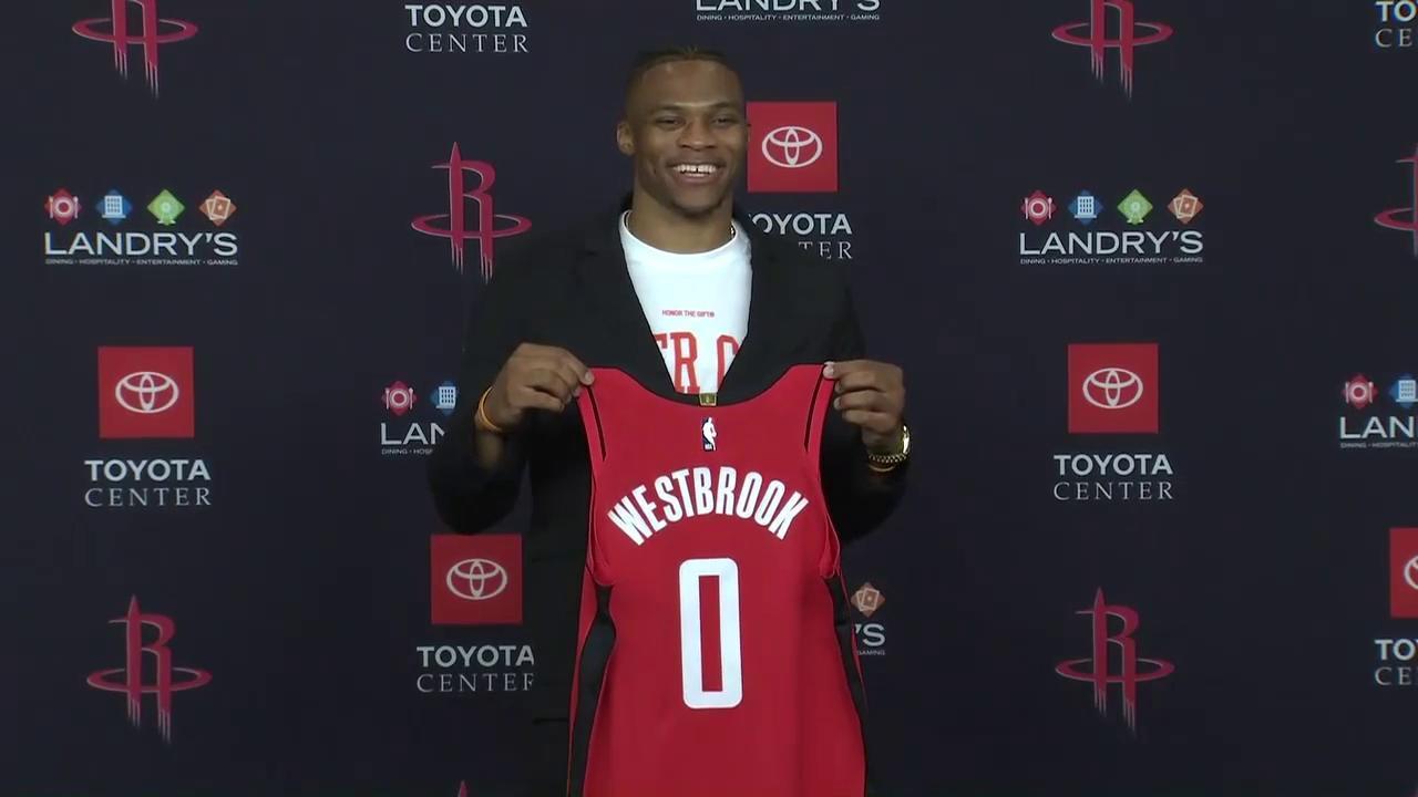 世体：塞尔塔女主席是拉什福德的球迷，并收藏该球员签名球衣（世体：塞尔塔女主席是拉什福德粉丝，珍藏其签名球衣）