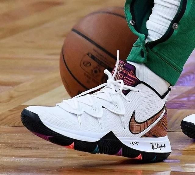 伊尔迪兹：胜利永远属于全队，我很高兴能为戴维送出助攻（伊尔迪兹：胜利归全队，能为戴维送上助攻让我很开心）