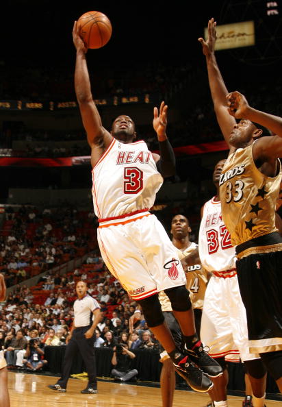 中国足协新规影响中超亚冠竞争，女足面临资金压力，外援政策收紧，挑战加剧。（足协新政波及中超亚冠竞争，女足资金承压，外援趋严，挑战升级）