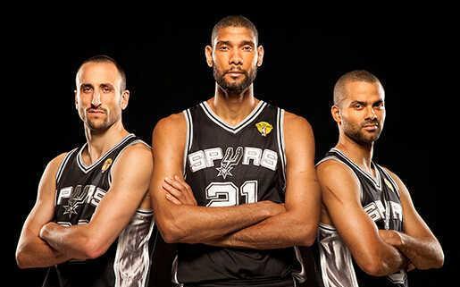 世界杯预热海报里没有C罗遭质疑，FIFA删除原海报改“怀旧”（C罗缺席世界杯预热海报引争议，FIFA撤下原图改发“怀旧”版）