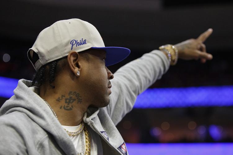 5场4球1助攻，拜仁官方：迪亚斯当选为球队11月最佳球员（5战4球1助！拜仁官宣迪亚斯当选11月队内最佳）